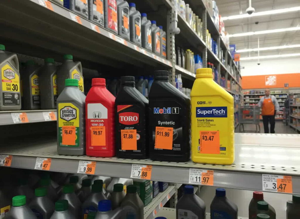 Briggs Stratton Honda and SuperTech oil bottles